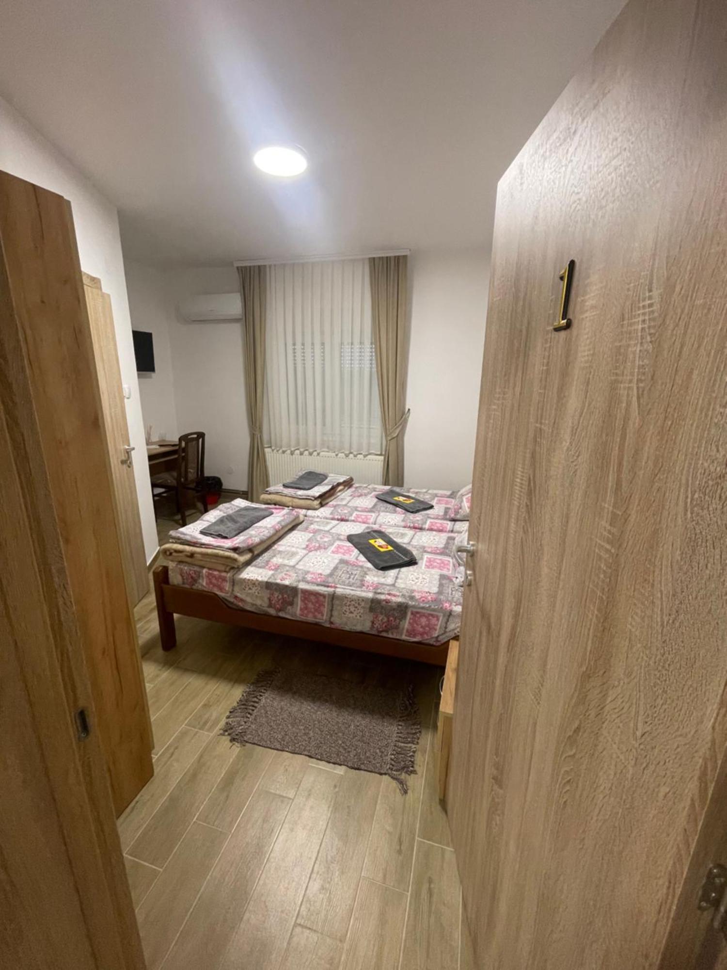 Zuta Osa Hotell Bela Crkva  Eksteriør bilde